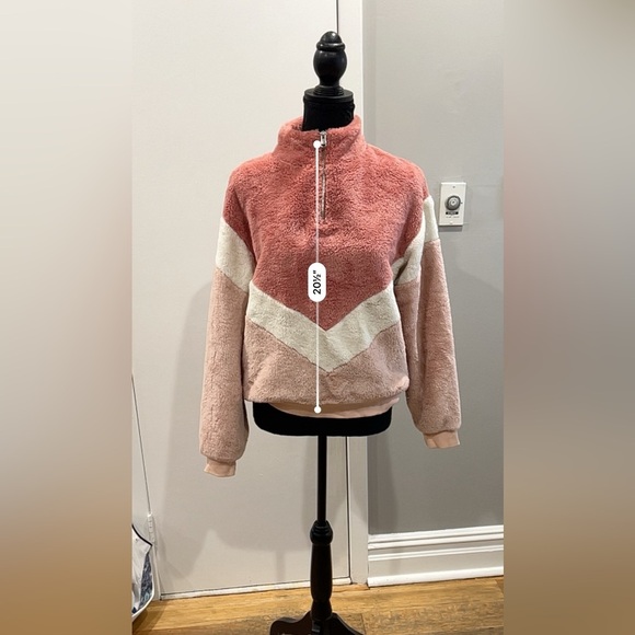 Pink and white fuzzy pullover - Picture 3 of 5